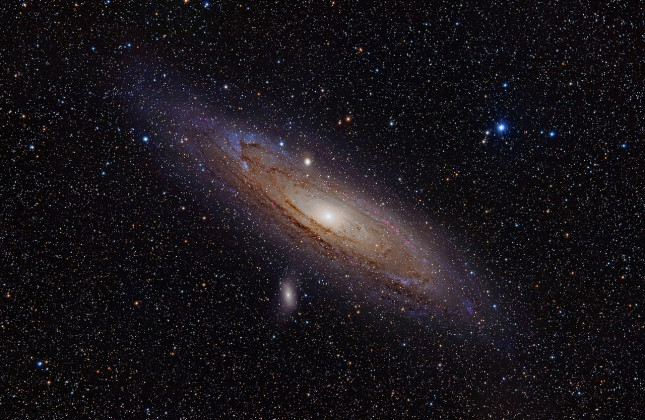 Het Andromeda-sterrenstelsel. (c) NotFromUtrecht/Adam Evans [via wikimedia, cc by 2.0]