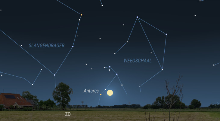 13 mei: Antares (Schorpioen) links van maan